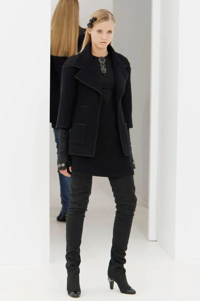 Look 16